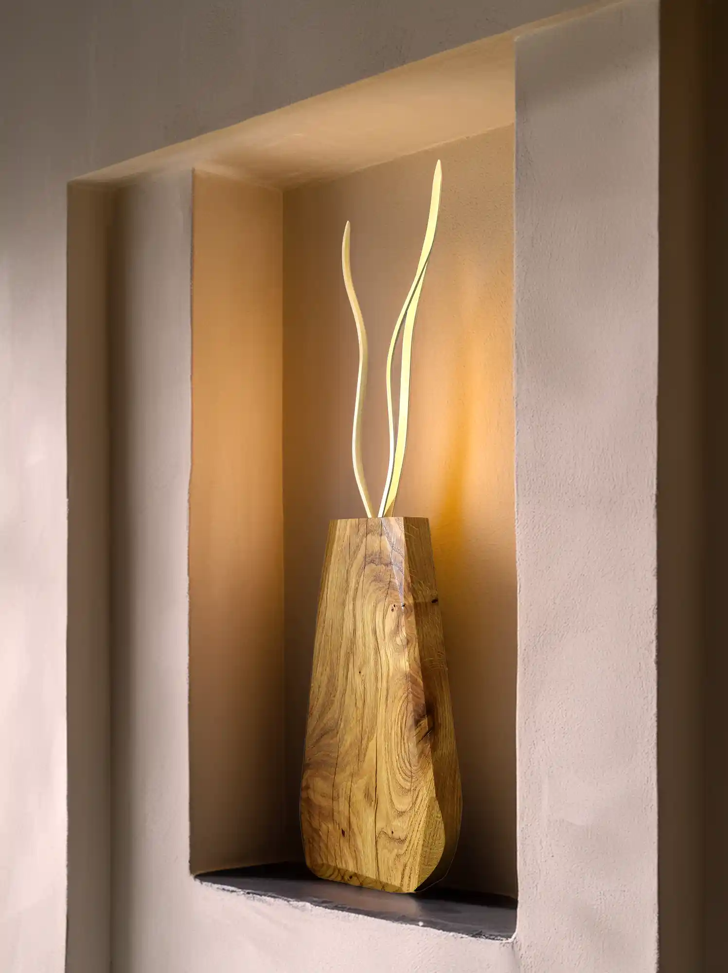 Vase en chêne de grande taille